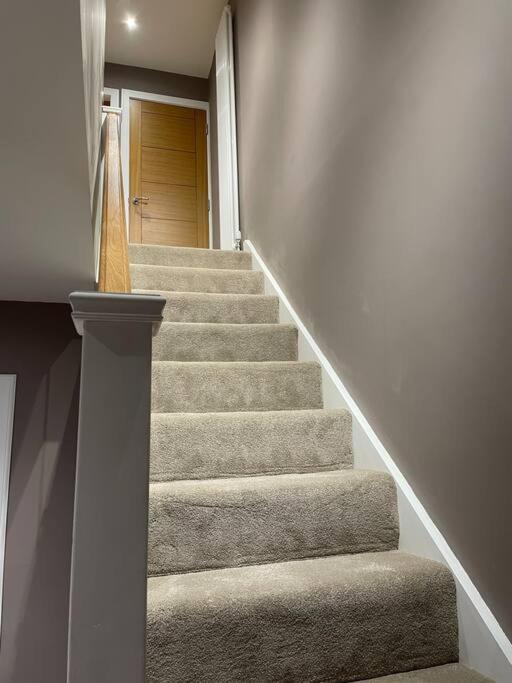 Lovely Three Bedroom Upper Ferienhaus Edinburgh